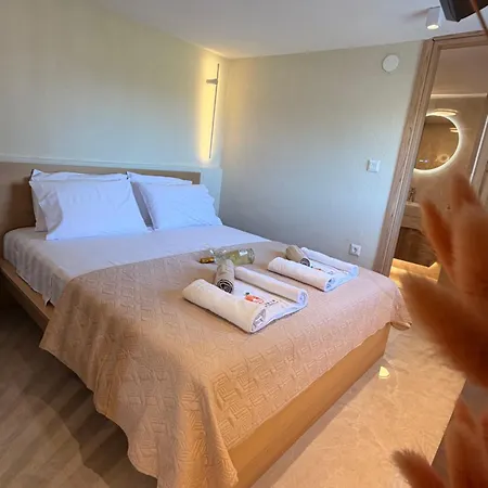 Mandarin Luxury 公寓 *